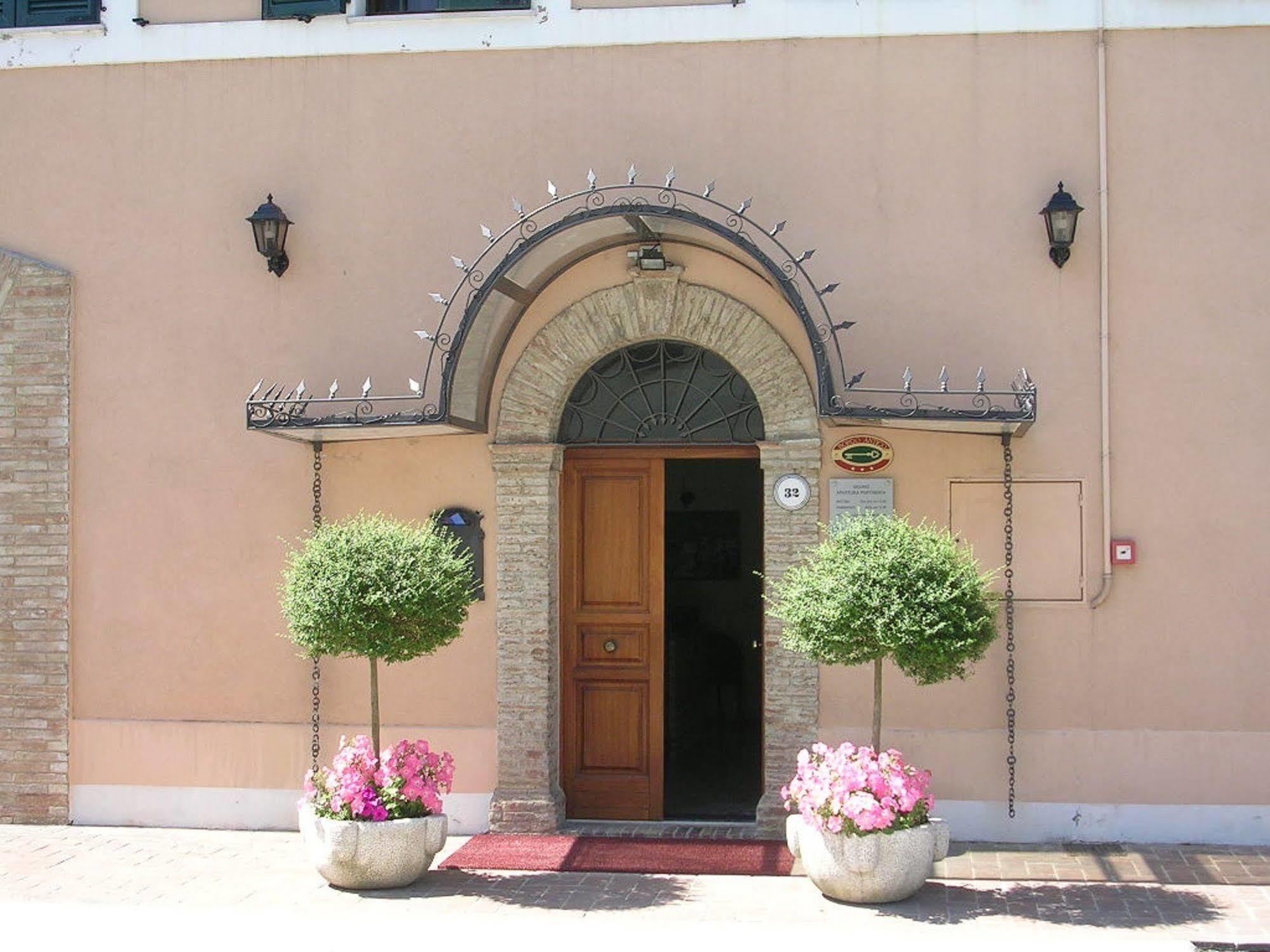 Hotel Borgo Antico Fabriano Exterior foto